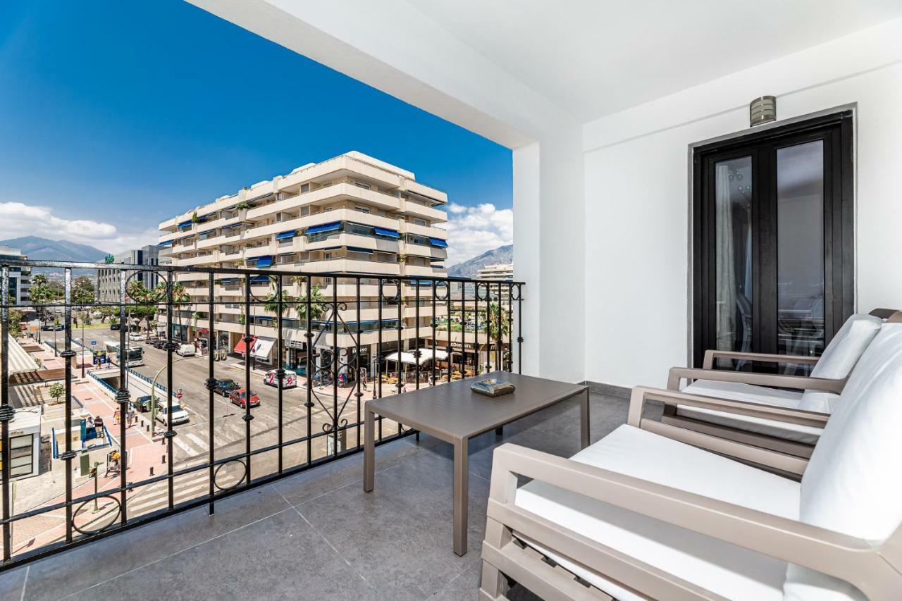 By Riva - Luxurious, Exclusive 2 Bedroom Apt Inside Puerto Banus Marbella Bagian luar foto