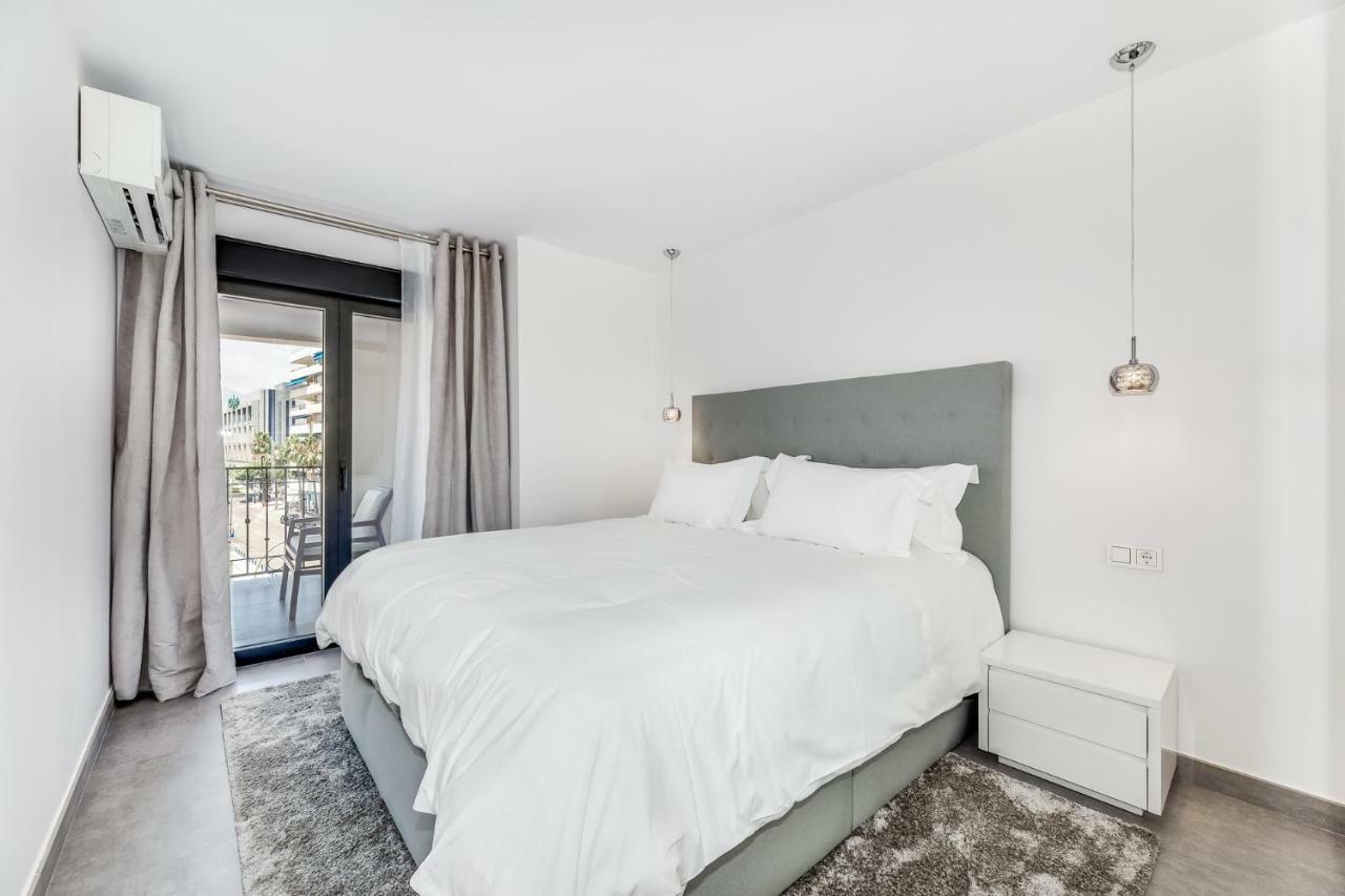 By Riva - Luxurious, Exclusive 2 Bedroom Apt Inside Puerto Banus Marbella Bagian luar foto